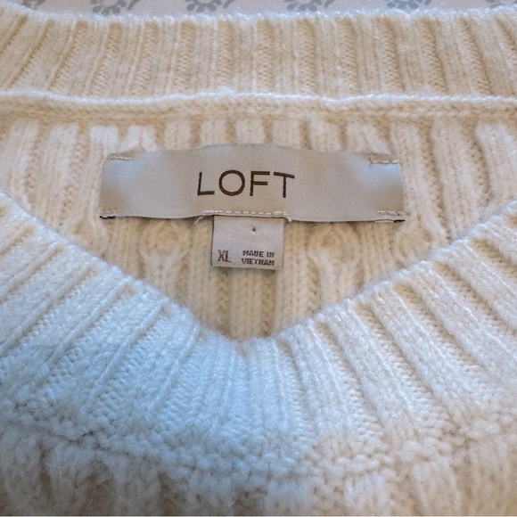 LOFT Women's Ivory Cable Knit Sweater Size XL - Picture 5 of 6